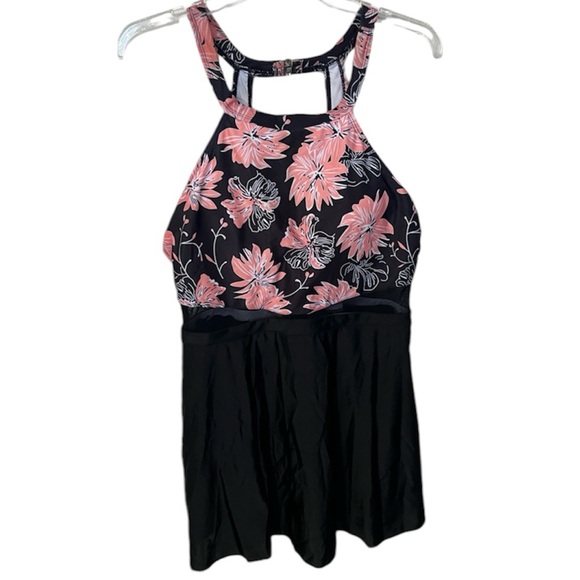 Source Unknown Other - Women's 3XL coral and black tankini top high neck, mesh at sides